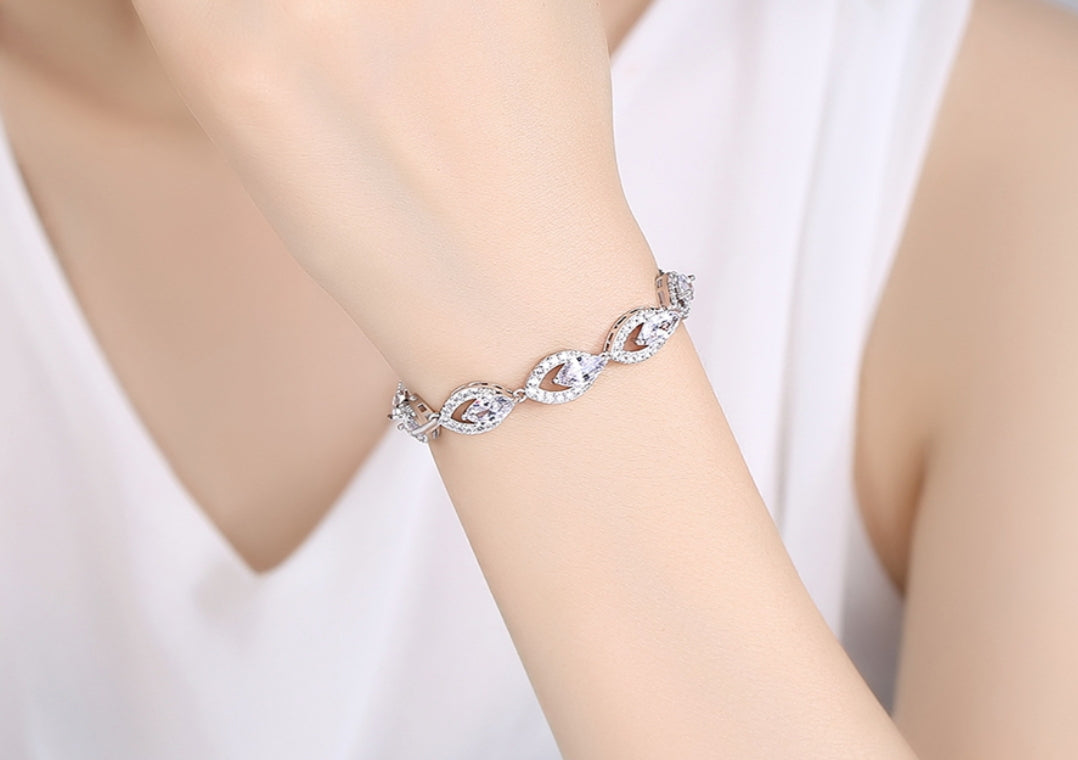 Oval  Dressy Bracelet