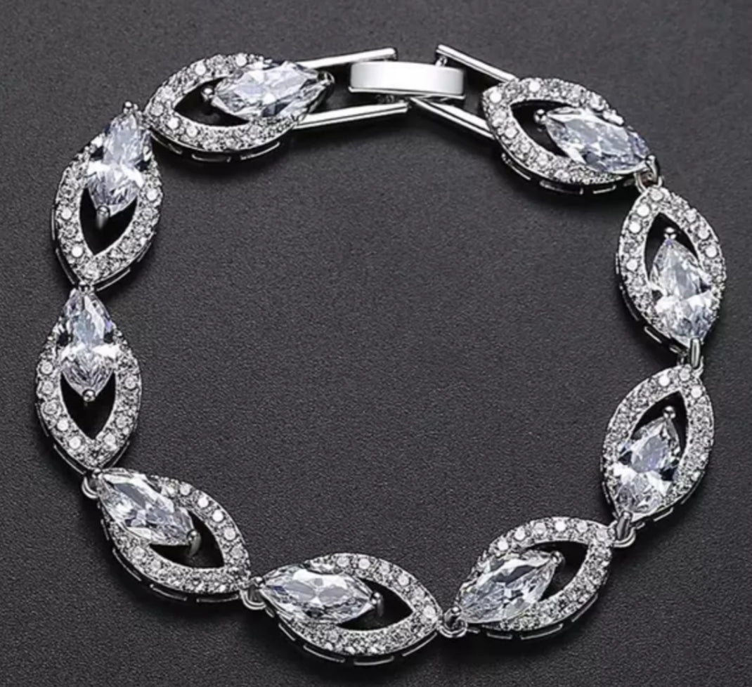 Oval  Dressy Bracelet