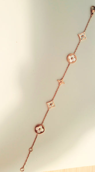 Multi-Shaped Clover Bracelet