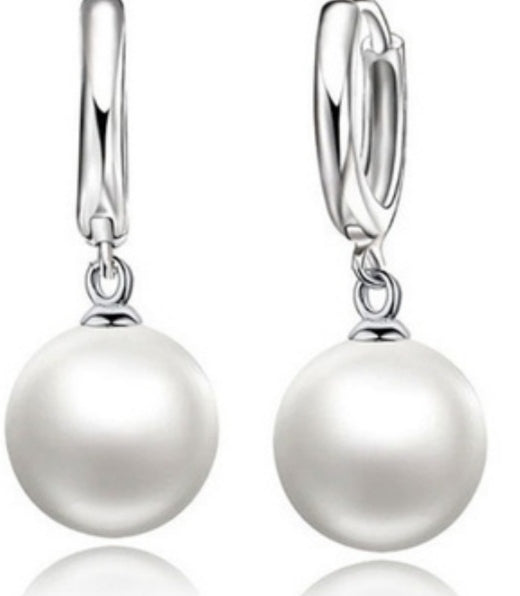 Classic Pearl Jewelry Set – Necklace & Earrings in White or Champagne