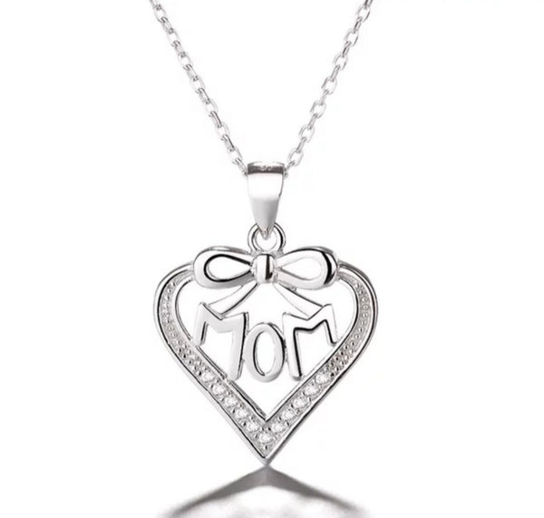 Elegant Heart Necklace – “Mom” & “Mama” Design with Sparkling Accents